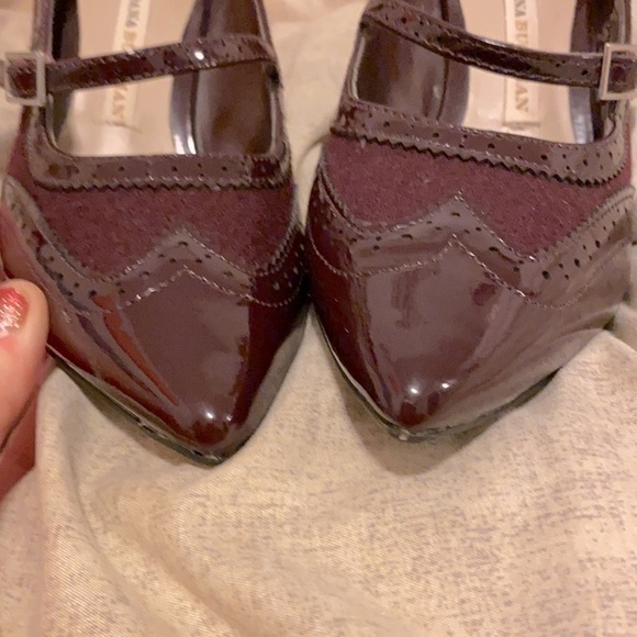 Dana Buchman Sz 8, pointed wingtip shoe, excellent detail. Very stylish. - Picture 8 of 14